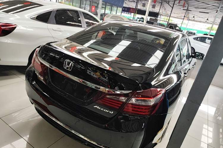 Used Honda Accord 2016 2.0L Elite Edition Rear Right 45 Deg