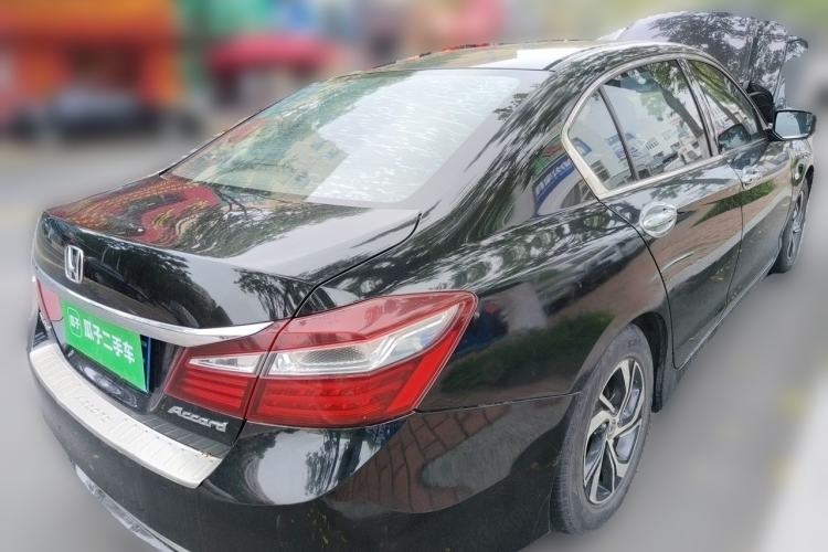 Used Honda Accord 2016 2.0L Comfort Edition Rear Right 45 Deg