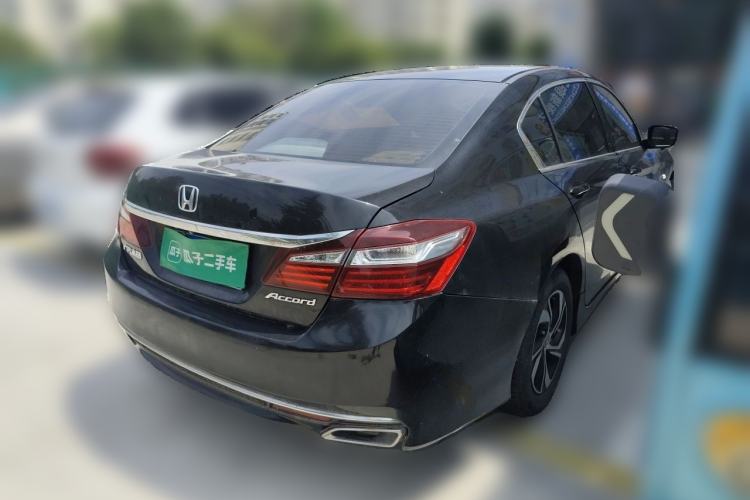 Used Honda Accord 2016 2.0L Comfort Edition Rear Right 45 Deg