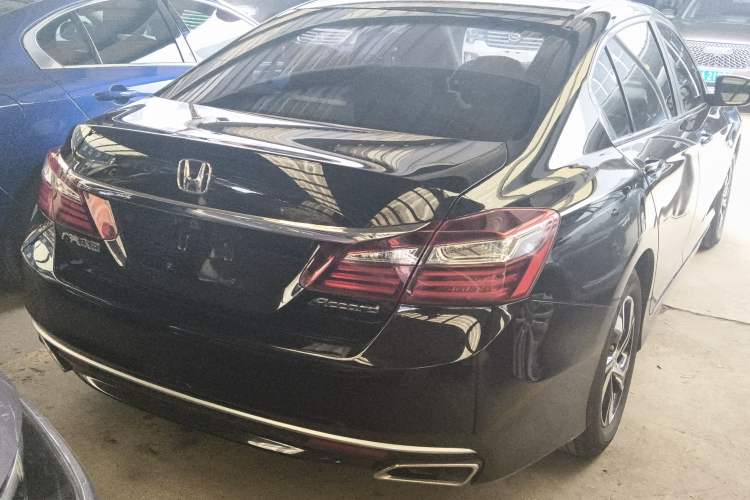 Used Honda Accord 2016 2.0L Comfort Edition Rear Right 45 Deg