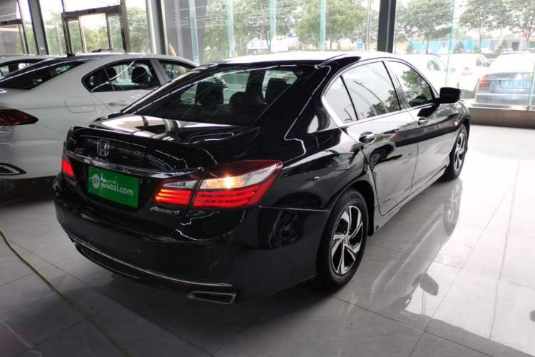 Used Honda Accord 2016 2.0L Comfort Edition Rear Right 45 Deg