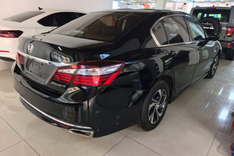 Used Honda Accord 2016 2.0L Comfort Edition Rear Right 45 Deg