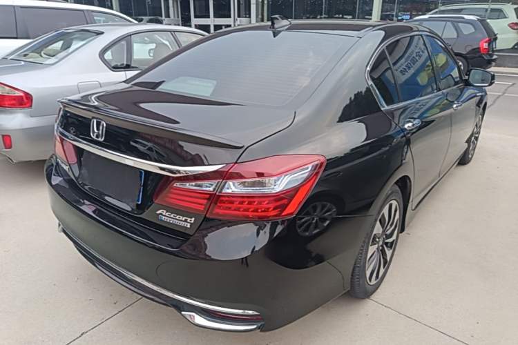 Used Honda Accord 2016 Hybrid 2.0L Sharp Edition Rear Right 45 Deg