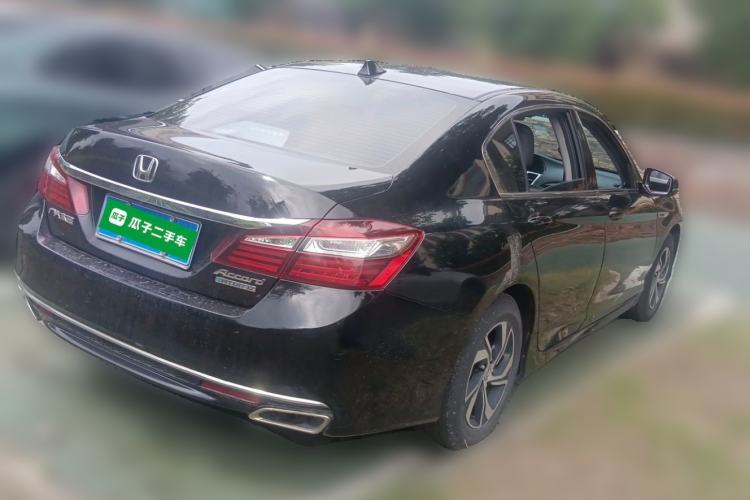 Used Honda Accord 2016 2.0L Luxury Edition Rear Right 45 Deg