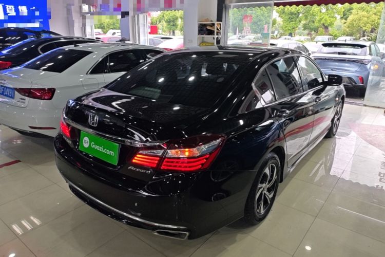 Used Honda Accord 2016 2.0L Comfort Edition Rear Right 45 Deg
