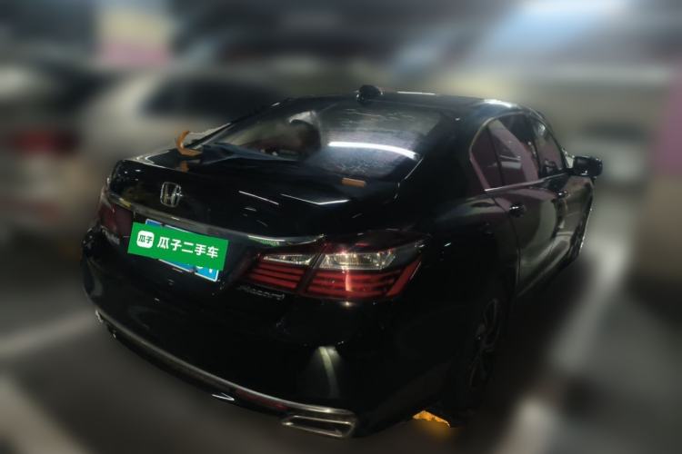 Used Honda Accord 2016 2.0L Luxury Edition Rear Right 45 Deg