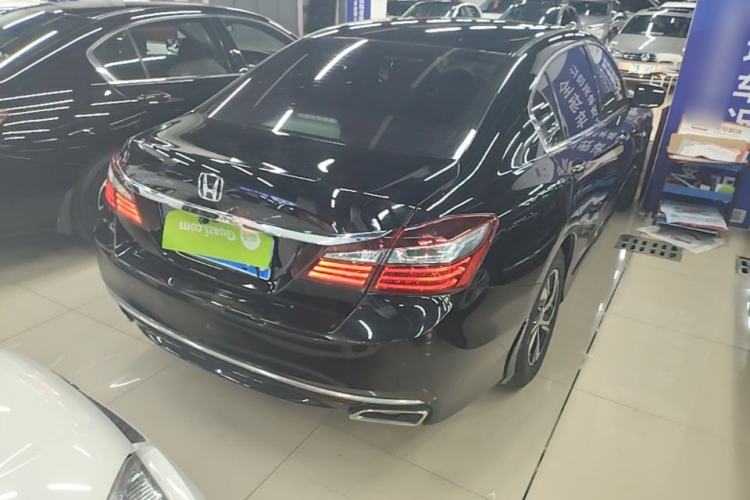 Used Honda Accord 2016 2.0L Comfort Edition Rear Right 45 Deg