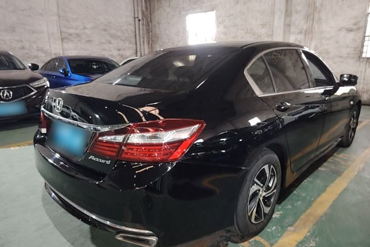 Used Honda Accord 2016 2.0L Comfort Edition Rear Right 45 Deg