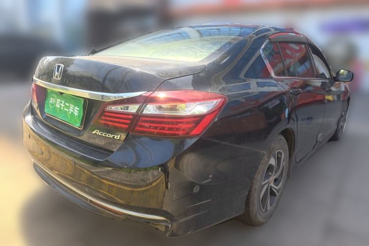 Used Honda Accord 2016 2.0L Luxury Edition Rear Right 45 Deg