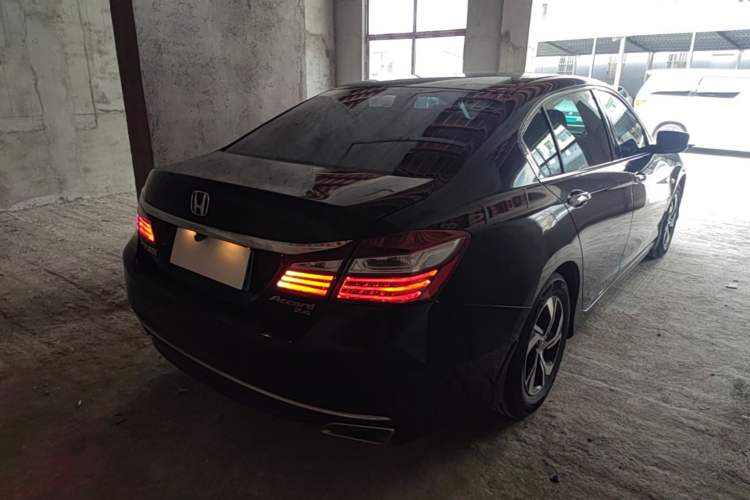 Used Honda Accord 2016 2.0L Comfort Edition Rear Right 45 Deg