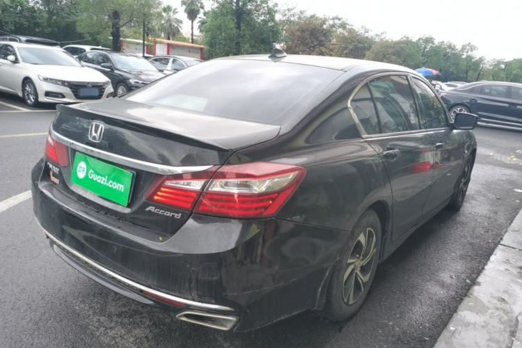 Used Honda Accord 2016 2.0L Comfort Edition Rear Right 45 Deg