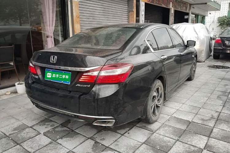 Used Honda Accord 2016 2.0L Comfort Edition Rear Right 45 Deg