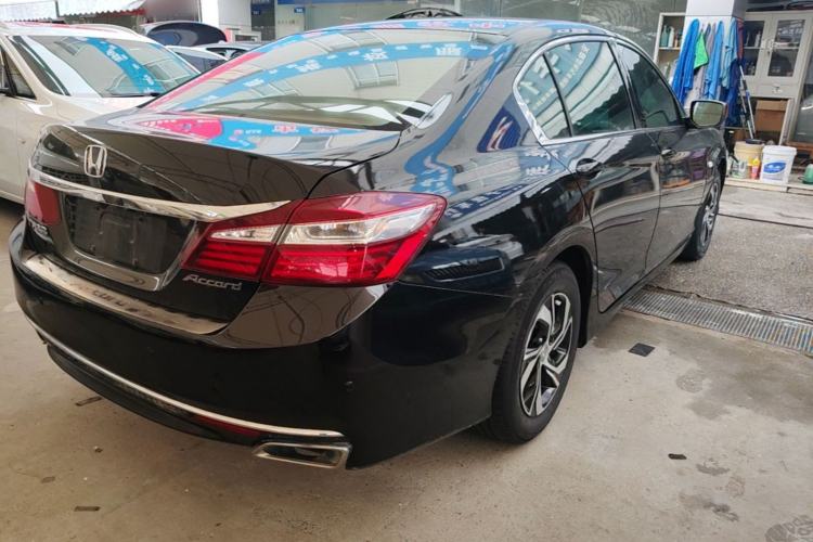 Used Honda Accord 2016 2.0L Comfort Edition Rear Right 45 Deg
