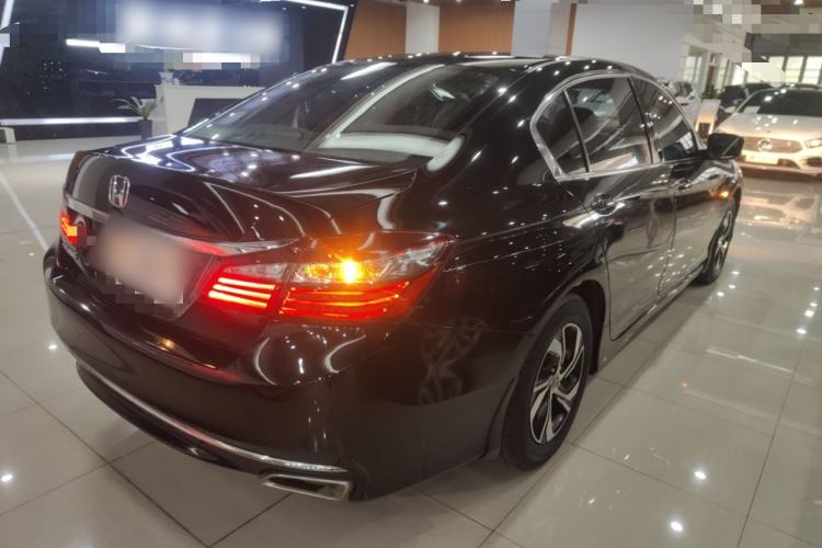 Used Honda Accord 2016 2.0L Comfort Edition Rear Right 45 Deg