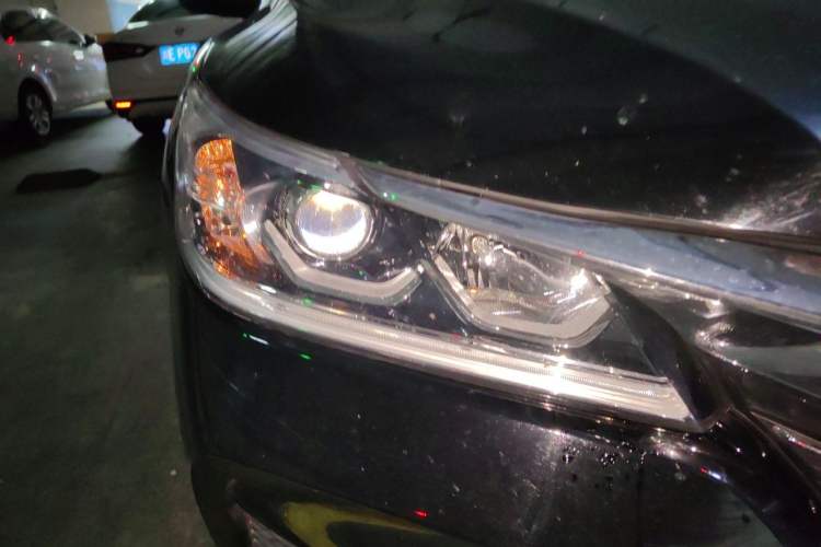 Used Honda Accord 2016 2.0L Comfort Edition Right Front Headlight