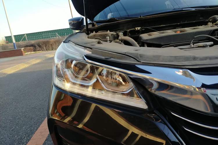 Used Honda Accord 2016 2.0L Comfort Edition Right Front Headlight