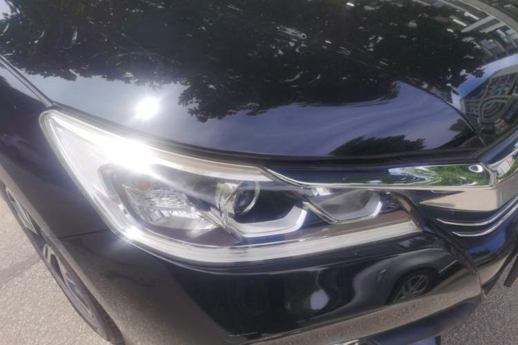 Used Honda Accord 2016 2.0L Comfort Edition Right Front Headlight
