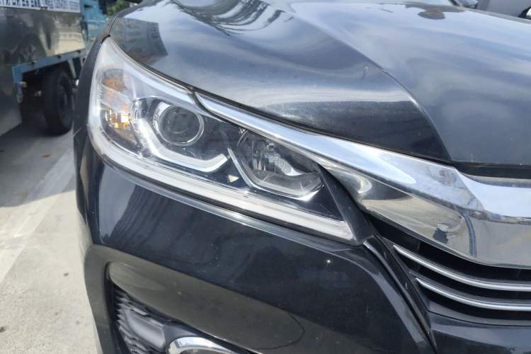 Used Honda Accord 2016 2.0L Comfort Edition Right Front Headlight