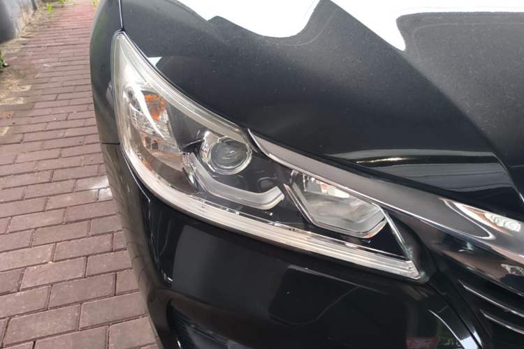 Used Honda Accord 2016 2.0L Elite Edition Right Front Headlight