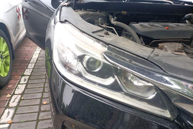 Used Honda Accord 2016 2.0L Comfort Edition Right Front Headlight
