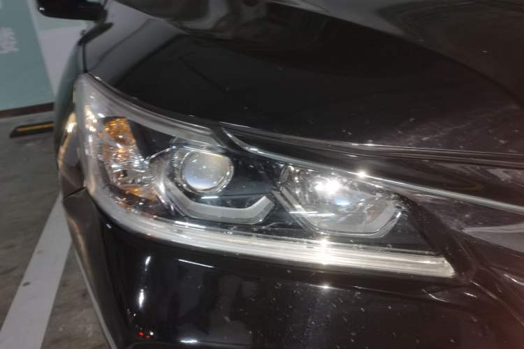 Used Honda Accord 2016 2.0L Comfort Edition Right Front Headlight