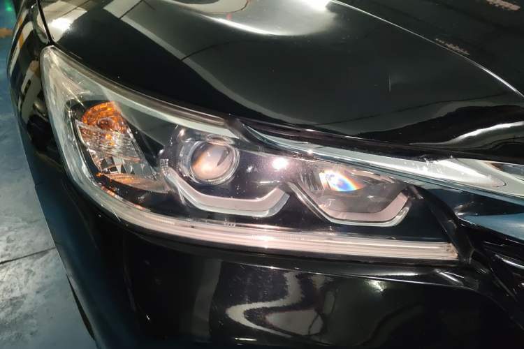 Used Honda Accord 2016 2.0L Comfort Edition Right Front Headlight