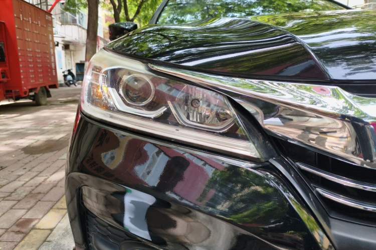 Used Honda Accord 2016 2.0L Comfort Edition Right Front Headlight