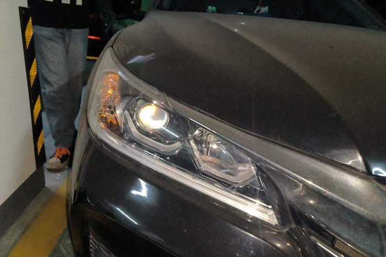Used Honda Accord 2016 2.0L Comfort Edition Right Front Headlight