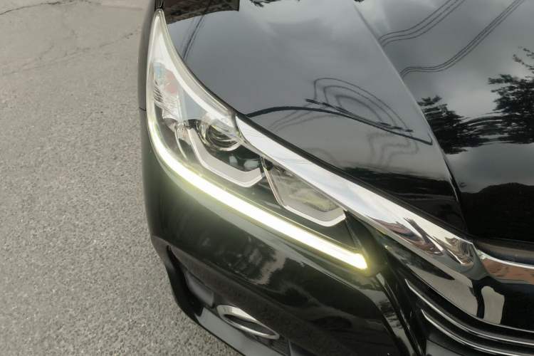 Used Honda Accord 2016 2.0L Comfort Edition Right Front Headlight