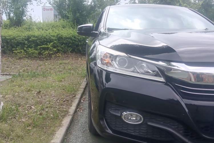 Used Honda Accord 2016 2.0L Luxury Edition Right Front Headlight