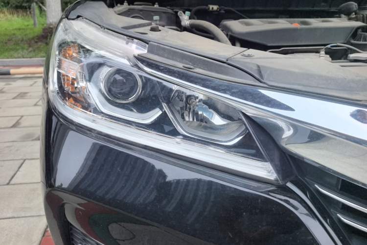 Used Honda Accord 2016 2.0L Comfort Edition Right Front Headlight