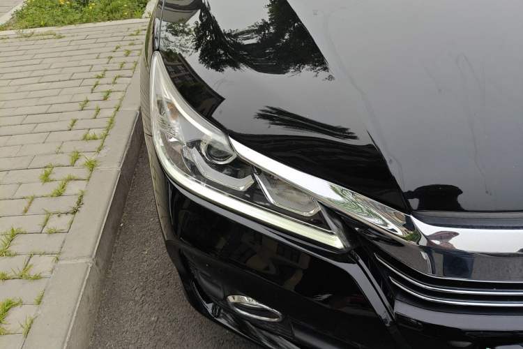Used Honda Accord 2016 2.0L Elite Edition Right Front Headlight