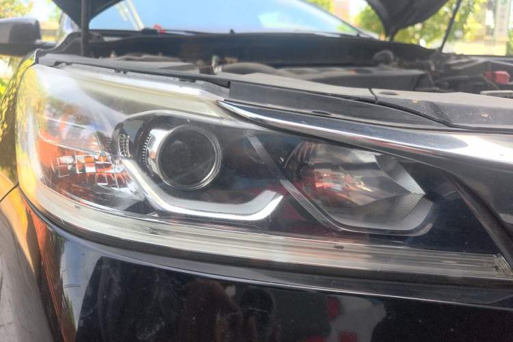 Used Honda Accord 2016 2.0L Luxury Edition Right Front Headlight