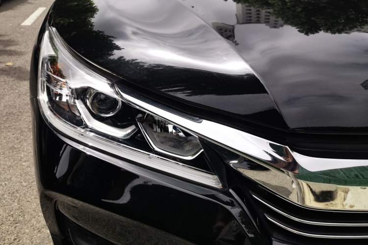 Used Honda Accord 2016 2.0L Elite Edition Right Front Headlight