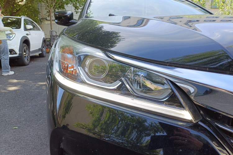 Used Honda Accord 2016 2.0L Elite Edition Right Front Headlight
