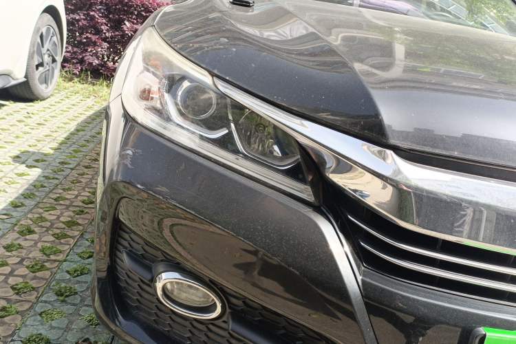 Used Honda Accord 2016 2.0L Comfort Edition Right Front Headlight