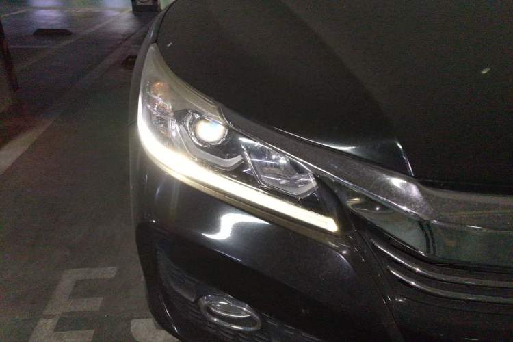 Used Honda Accord 2016 2.0L Comfort Edition Right Front Headlight