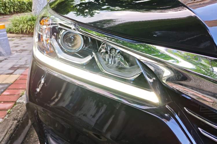 Used Honda Accord 2016 2.0L Elite Edition Right Front Headlight