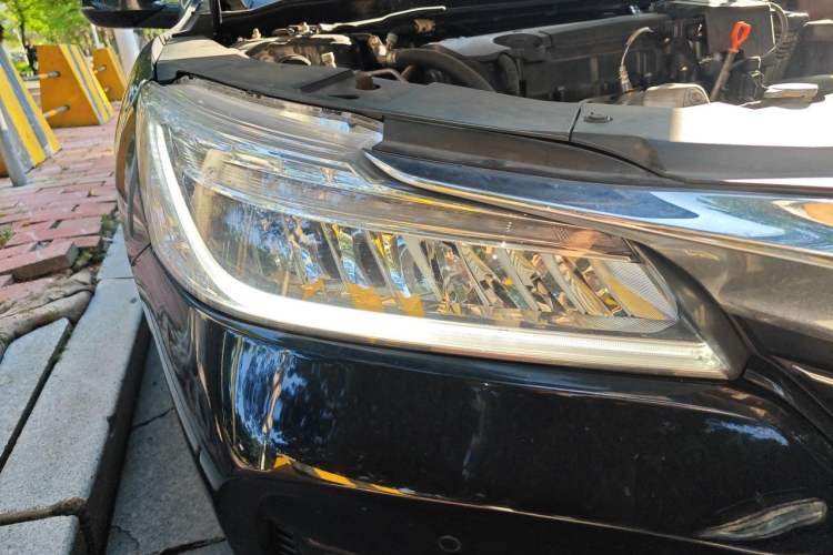 Used Honda Accord 2016 2.4L Comfort Edition Right Front Headlight