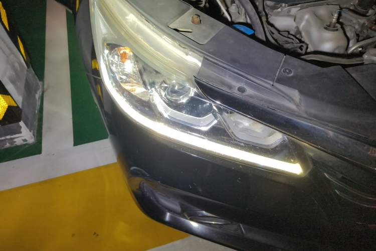 Used Honda Accord 2016 2.0L Comfort Edition Right Front Headlight