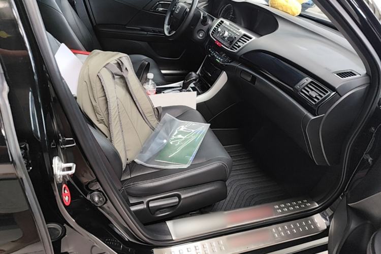 Used Honda Accord 2016 2.0L Elite Edition Right Front Seat