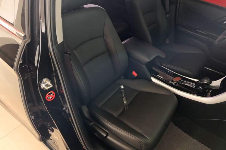 Used Honda Accord 2016 2.0L Elite Edition Right Front Seat
