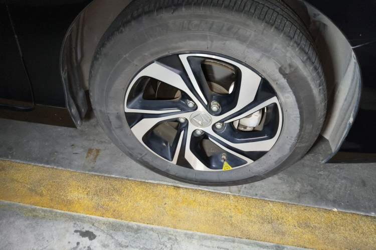 Used Honda Accord 2016 2.0L Elite Edition Right Front Wheel Hub