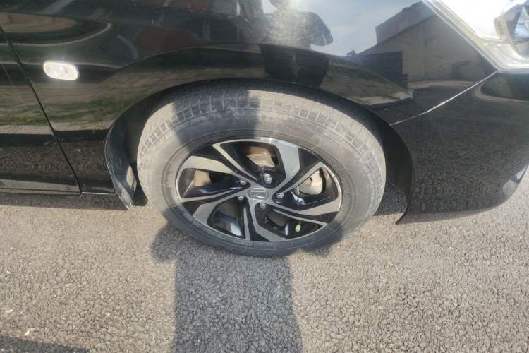 Used Honda Accord 2016 2.0L Elite Edition Right Front Wheel Hub