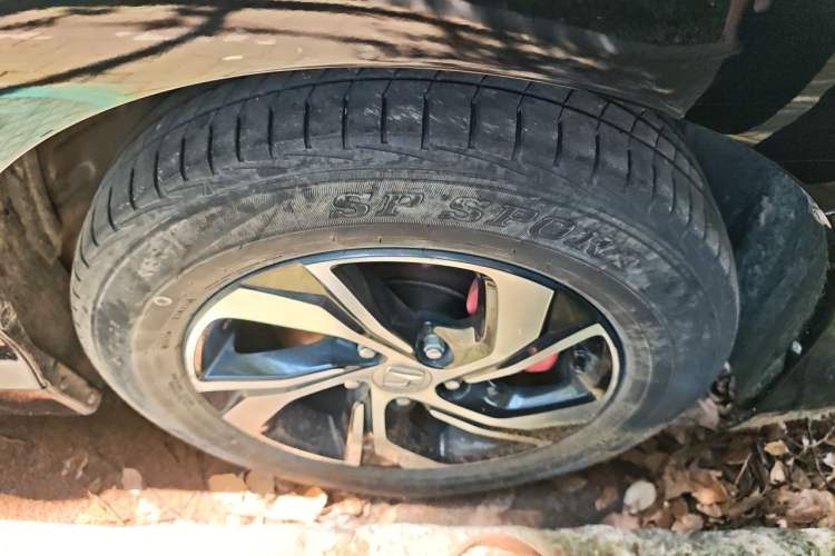 Used Honda Accord 2016 2.0L Comfort Edition Right Front Wheel Hub