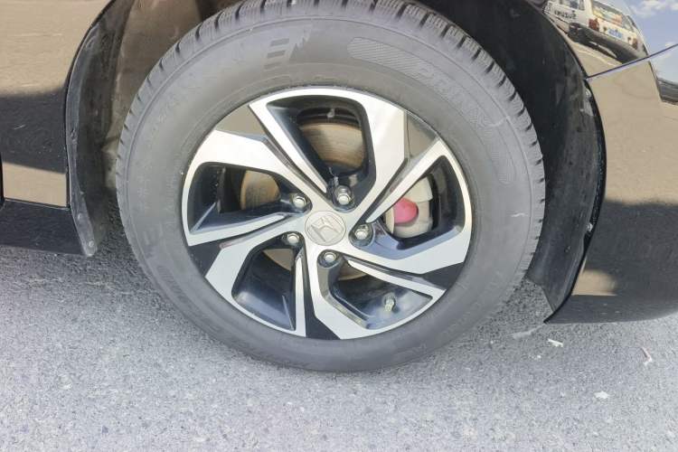 Used Honda Accord 2016 2.0L Comfort Edition Right Front Wheel Hub