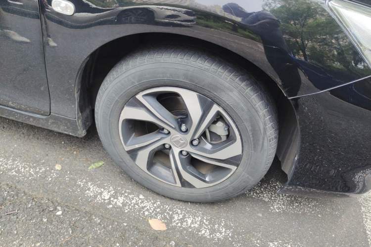 Used Honda Accord 2016 2.0L Elite Edition Right Front Wheel Hub