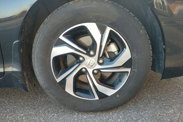 Used Honda Accord 2016 2.0L Comfort Edition Right Front Wheel Hub