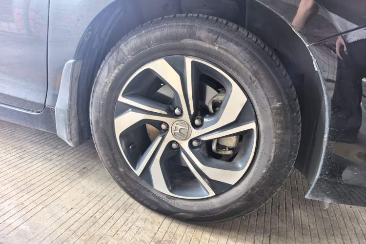 Used Honda Accord 2016 2.0L Comfort Edition Right Front Wheel Hub