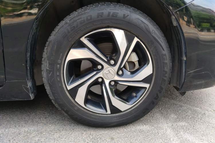 Used Honda Accord 2016 2.0L Comfort Edition Right Front Wheel Hub